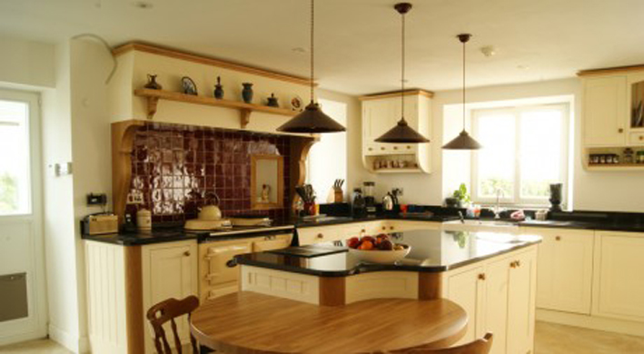 Bespoke Kitchens - Why choose Fine Finish Furniture? (Section 1)